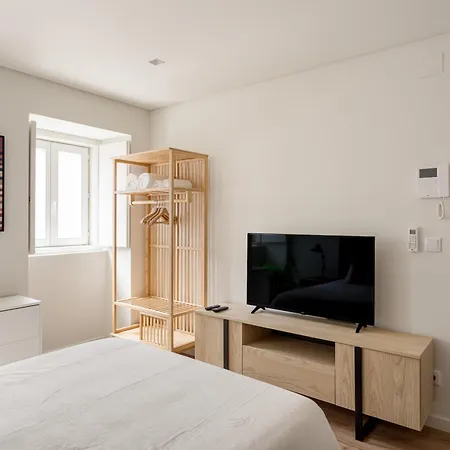 The Retreat, Cozy With Terrace Апартаменти Лісабон