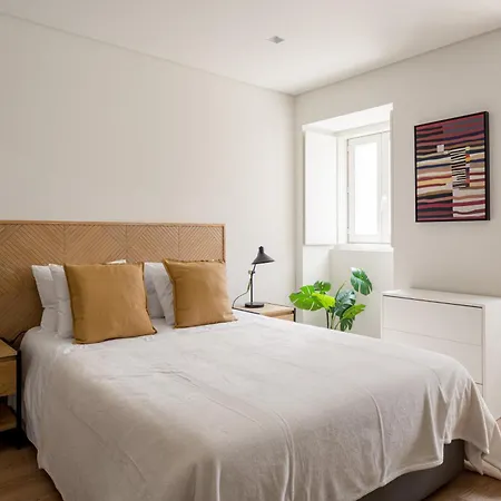 Apartment The Retreat, Cozy With Terrace Lissabon