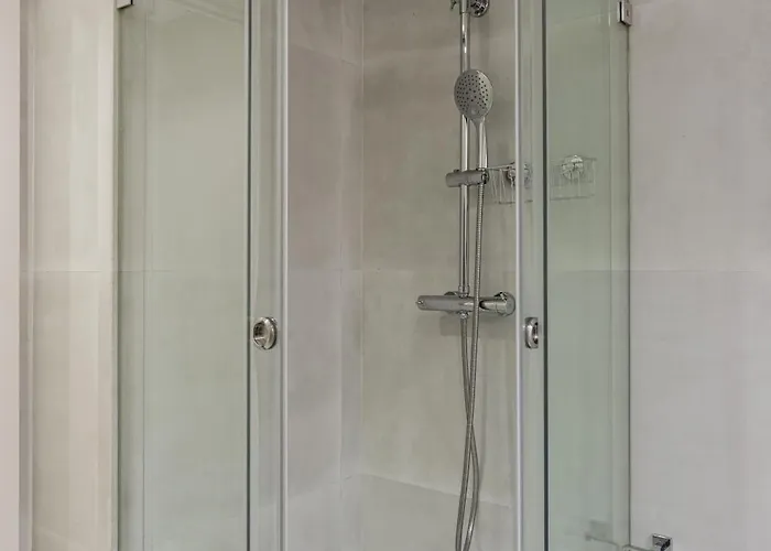 The Retreat, Cozy With Terrace *