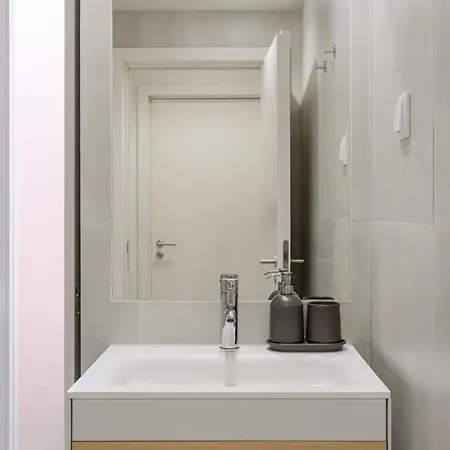 Апартаменты The Retreat, Cozy With Terrace